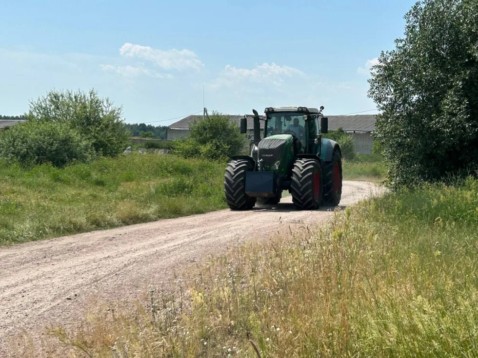 Фермер у будні, священник у вихідні: як житель Житомирщини поєднує фермерство зі служінням у чотирьох парафіях
