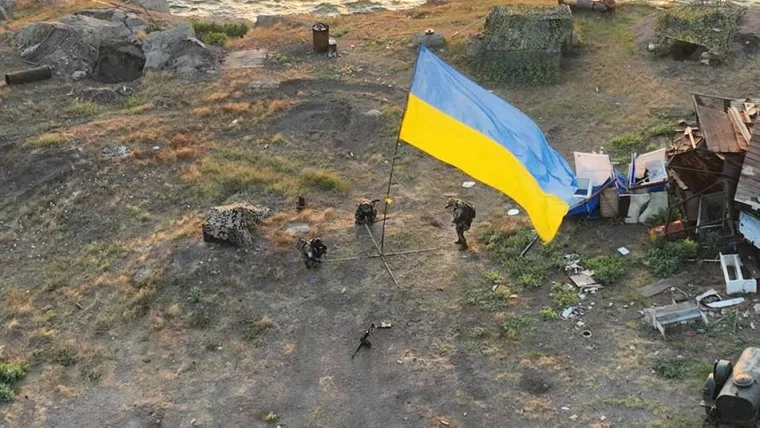 23 серпня — День державного прапора України: на острові, у космосі — місця, де майорів синьо-жовтий стяг