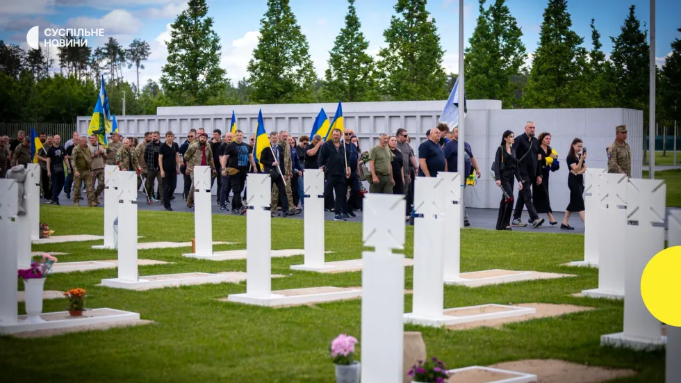 Просів ґрунту на Національному кладовищі: у мінветеранів та адміністрації пояснили ситуацію