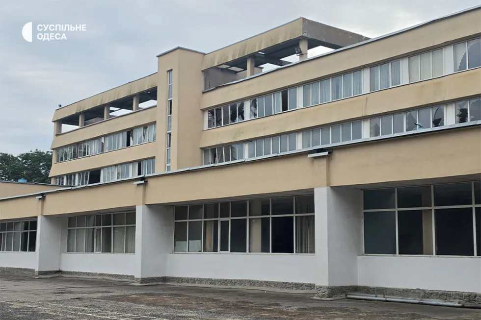 «Був у шоці, бо я тут маю ще вчитися»: на Одещині внаслідок атаки РФ пошкоджений коледж