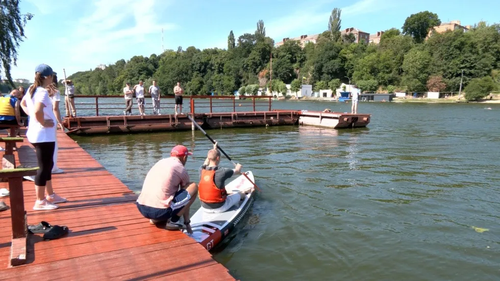 У Вінниці для ветеранів та військових організували катання на сап-дошках