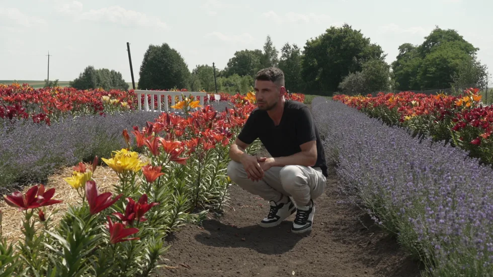 Виростив поле лілій та лаванди: історія військового Андрія з Рівненщини