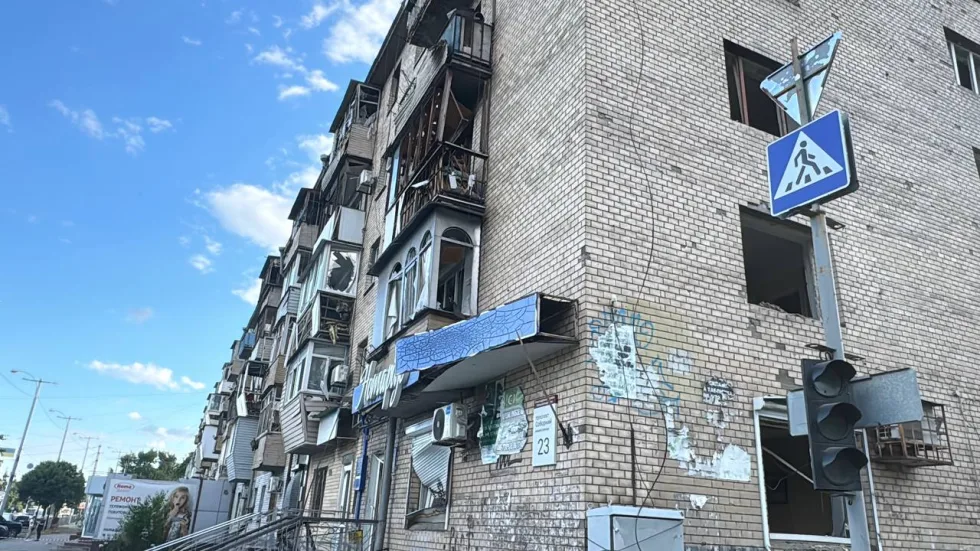 "Усе відбулося дуже швидко, буквально за якісь секунди": як у Запоріжжі оговтуються після чергового удару по місту