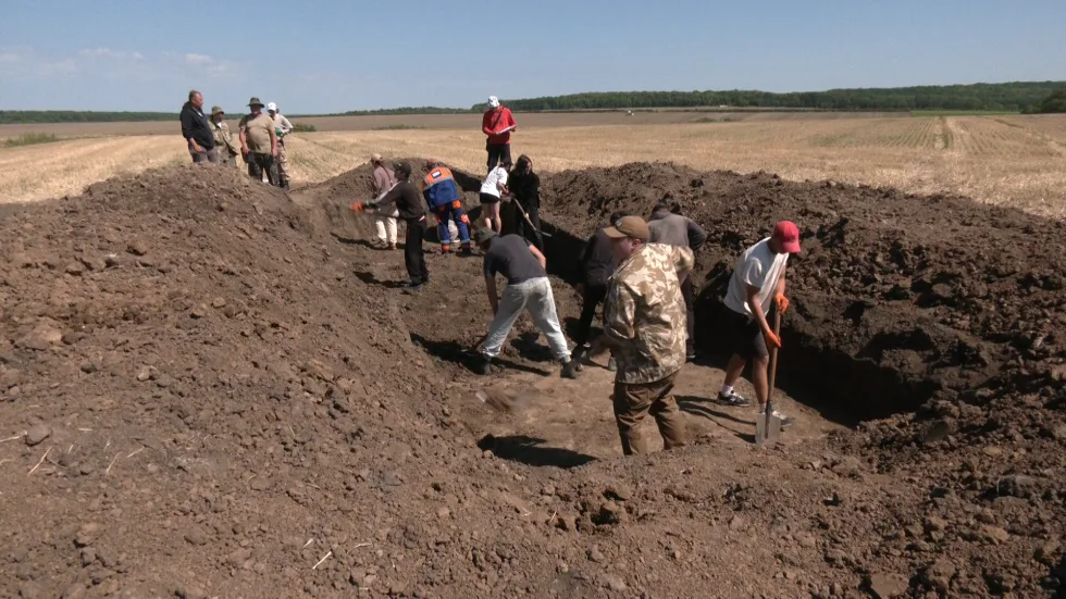 Рослинний орнамент та збруя: на Хмельниччині археологи знайшли скіфське поховання IV століття до нашої ери