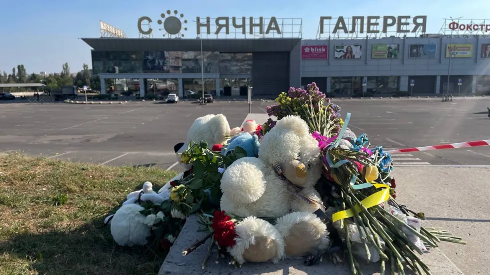 «Мене вітали з другим днем народження». Співробітниця одного з магазинів у ТЦ Кривого Рогу розповіла про удар