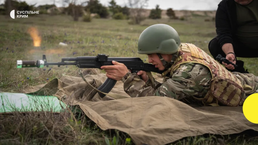 З 1 вересня у школах Криму росіяни вводять обовʼязкову військову підготовку