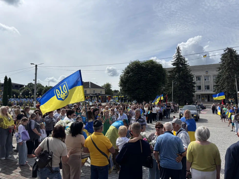 "Чекали понад чотири роки": на Вінниччині зустріли звільненого з полону морського піхотинця Володимира Рустамова