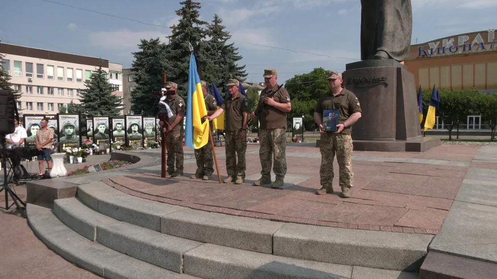 Із 41-річним солдатом Сергієм Дроновим попрощалися у Рівному