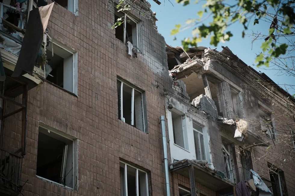 "Я не знаю, який янгол-охоронець мене врятував": що розповідають харківці про удар по будинку