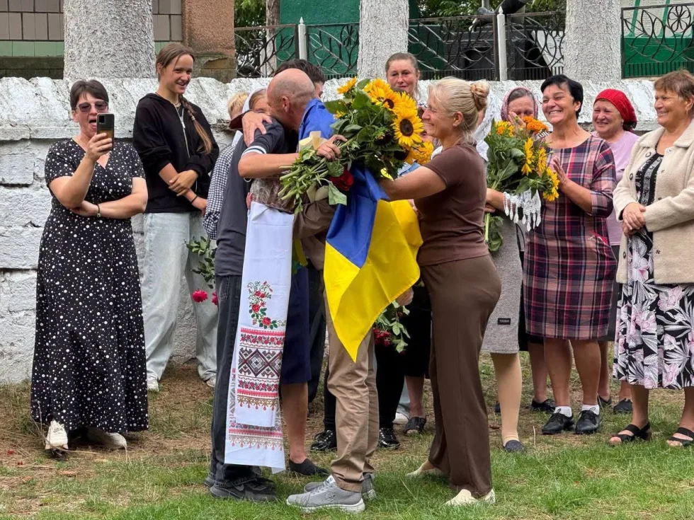 Після майже чотирьох років полону додому повернувся військовий із Вінниччини