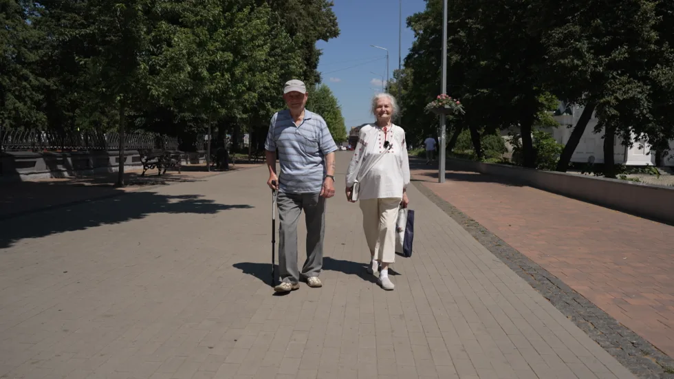 "Лягти не можна, бо вже не встанеш": історія понад 90-річних пенсіонерів з Ніжина, які хочуть дожити до перемоги