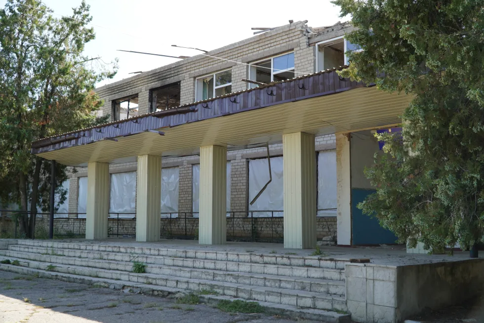 «Бувало, що ночували через тривогу в степу» — жителі Дубовиків про те, як переживають авіаудари російської армії