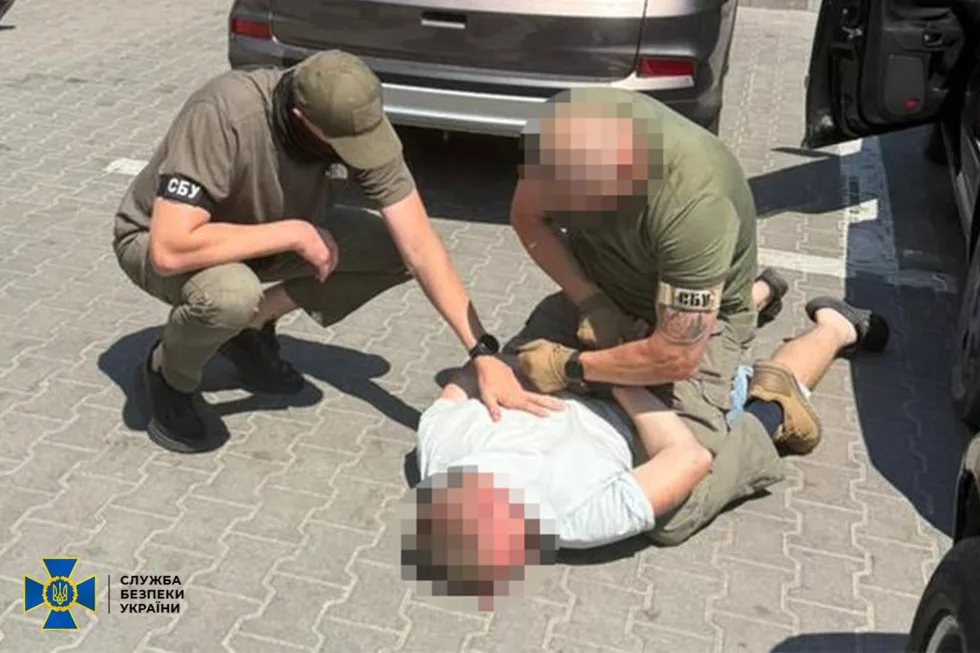 Керівника підрозділу РТЦК з Житомирщини затримали та відсторонили від посади — підозрюють у хабарництві