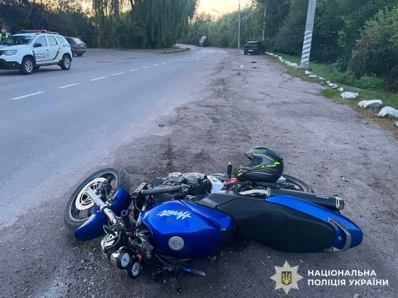 Авто було припарковане на узбіччі: на Вінниччині травмувались двоє людей