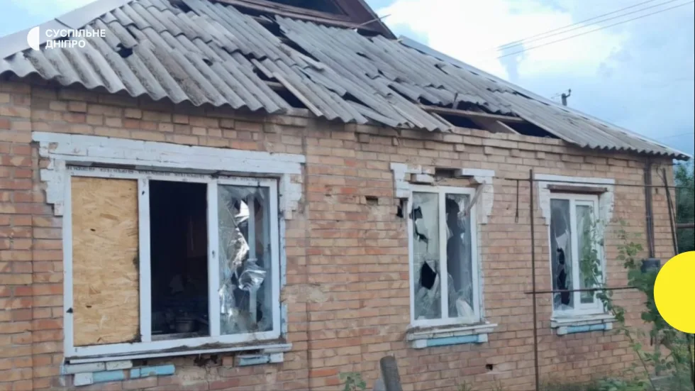 Поранений, пошкоджені будинки, сонячні панелі й АЗС: наслідки обстрілів Дніпропетровщини армією РФ у ніч проти 9 липня