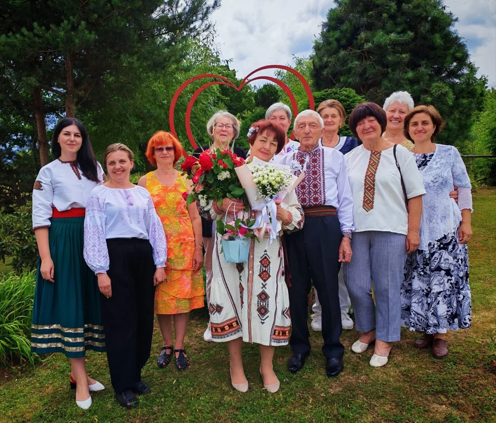"Любов здатна долати будь-які випробування". У Печеніжинській громаді побралися переселенці з Херсонщини