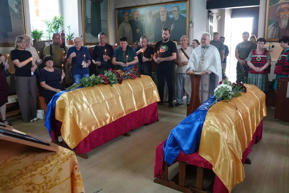 Вважались зниклими безвісти: у Херсоні попрощались із військовими Андрієм Романом та Олексієм Дем'яненком
