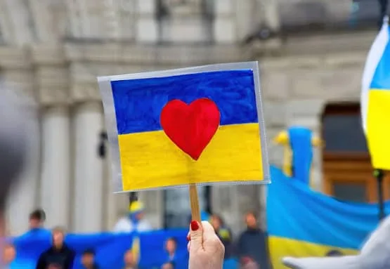 Українці вважають найдружнішими країнами Францію, Британію і Литву
