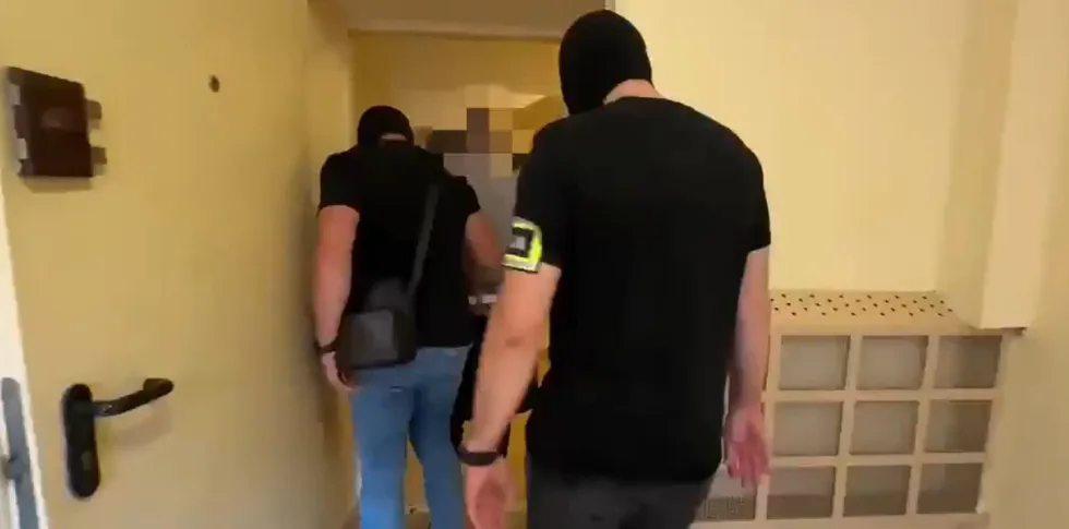 Польські силовики затримали у Варшаві трьох чеченців, у яких виявили зброю