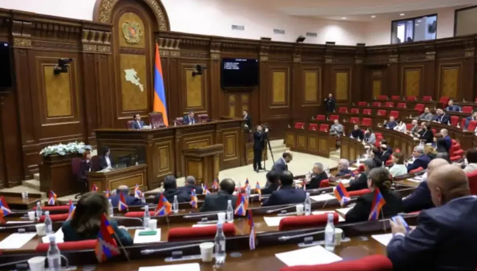 У Вірменії ухвалили закон, що обмежує право голосу громадян за кордоном
