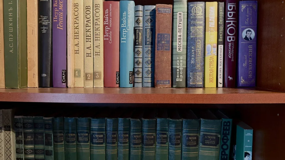 Латвія з 1 вересня заборонить імпорт книг, одягу та іграшок із Росії та Білорусі
