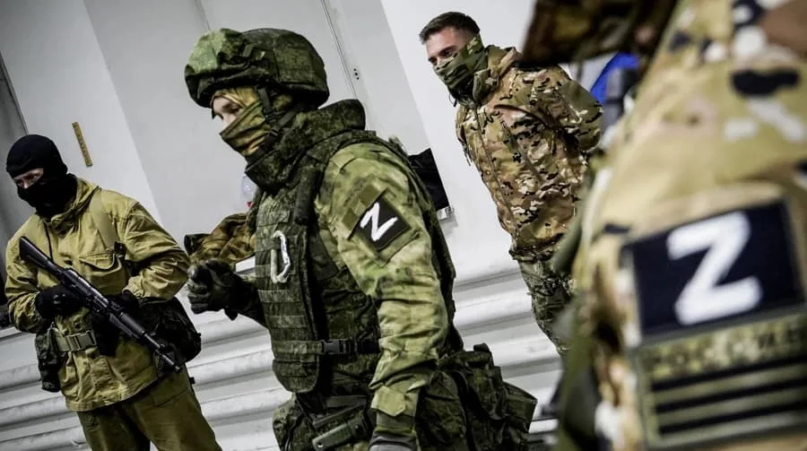 Заборону вʼїзду в ЄС російським комбатантам можуть вилучити з 21-го пакета санкцій проти РФ