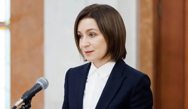 Санду назвала залякуванням проліт російських дронів над Молдовою