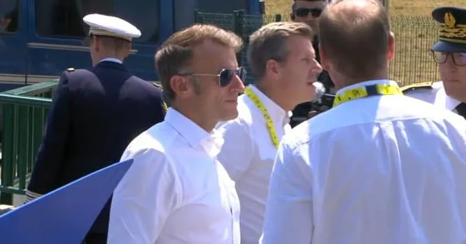 Макрон поїхав у Піренеї дивитись на один з етапів "Тур де Франс"