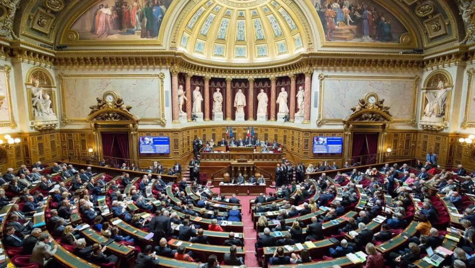 У Франції верхня палата парламенту вчергове завернула проєкт про асистований суїцид