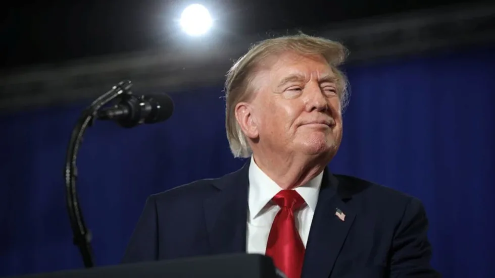 Трамп оголосив про нові 50-відсоткові тарифи на автомобілі та сталь з Канади