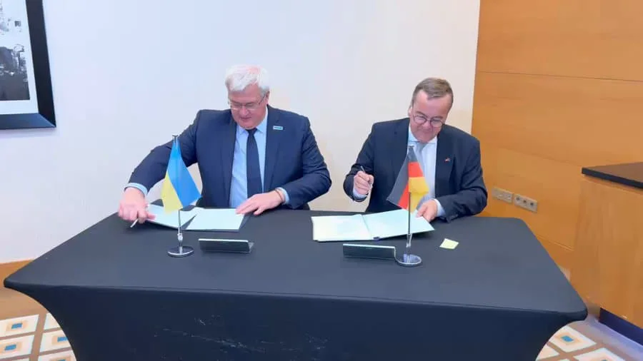 Україна і Німеччина підписали угоду про спільне виробництво дронів BARS