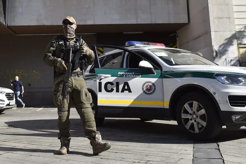 У Словаччині викрили план підпалу заводу безпілотників: є затримані