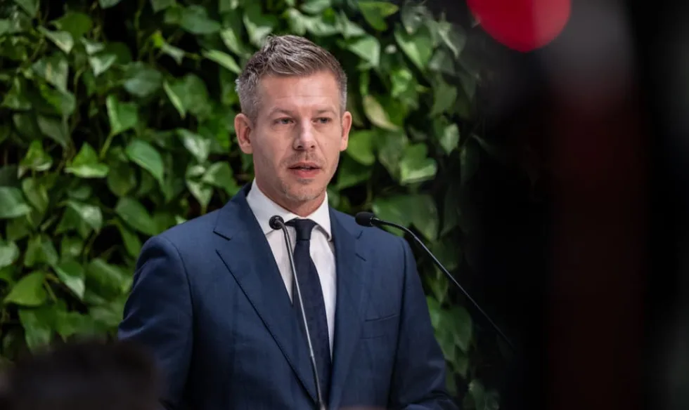 Мадяр презентував поправки до конституції, зокрема щодо усунення президента