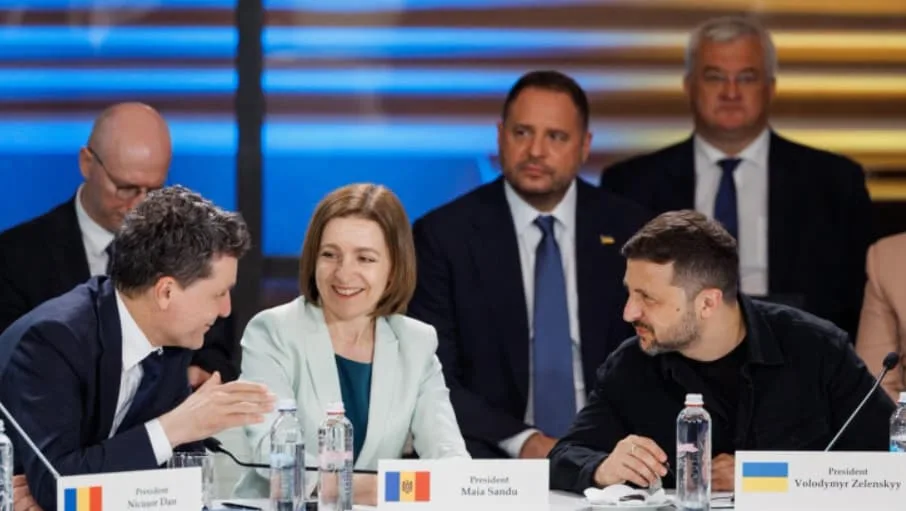 У президента Румунії розповіли про заплановану зустріч з Санду і Зеленським у четвер