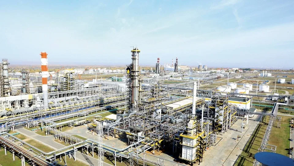 Україна вдарила по Новокуйбишевському НПЗ у Самарській області РФ