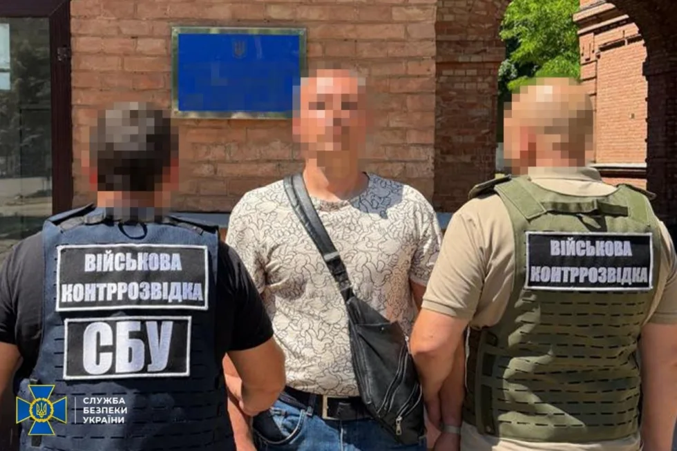 СБУ: Затримано надважливого "крота" у військовій академії, який зливав ГРУ розробки дронів