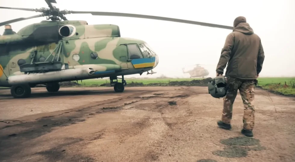 "120 км над ворожою територією": командувач армійської авіації назвав найскладнішу операцію війни
