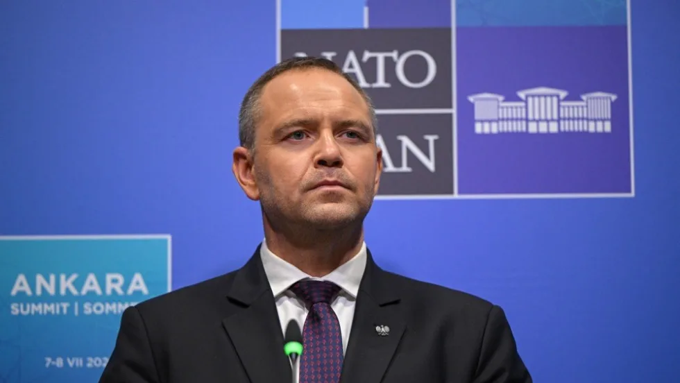 Не дати пропаганді РФ приводів радіти: джерела розкрили різницю між Навроцьким та урядом Польщі