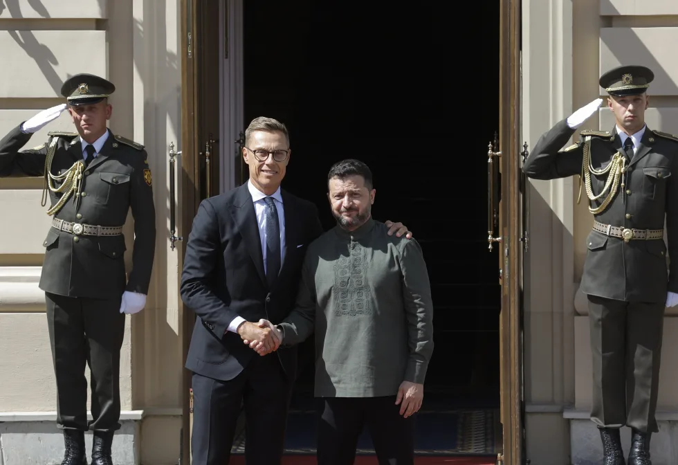 Повітря, суша та море. Президент Фінляндії розкрив деталі дронової угоди з Україною