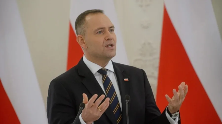 Глава Міноборони Польщі звинуватив оточення Навроцького у брехні про ракети для України