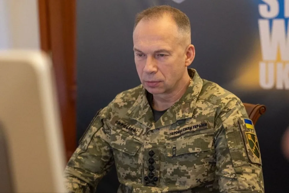 Темпи просування російських військ скоротилися вдвічі - Сирський