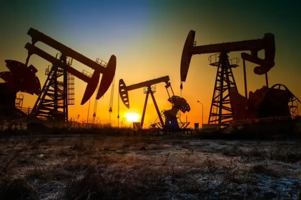 Нафта подорожчала майже на 3% після ударів США по Ірану, азійські ринки готуються до падіння
