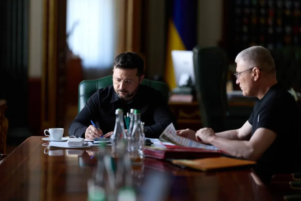 Зеленський отримав дані розвідки про наслідки "далекобійних санкцій": росія стягує ППО з регіонів до москви і Керченського мосту