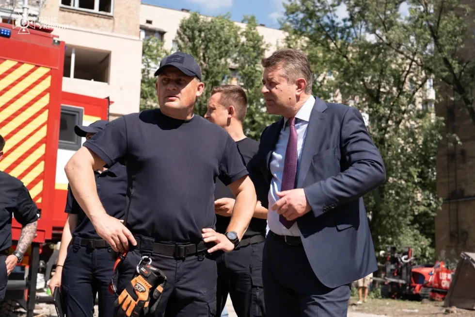 70 іноземним дипломатам показали наслідки російських ударів по Києву