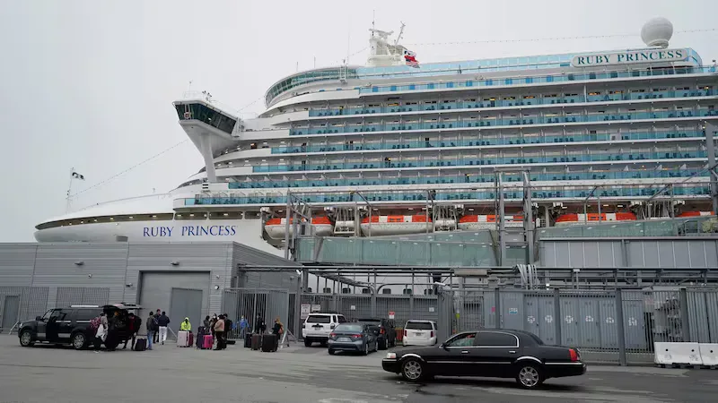 На круїзному лайнері Ruby Princess стався спалах норовірусу - захворіли понад 120 людей