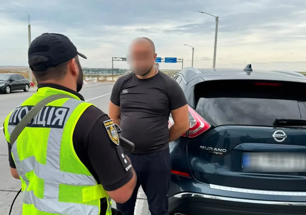 Поліція розшукала водія кросовера через ймовірну роль у ДТП на Миколаївщині з 12 загиблими