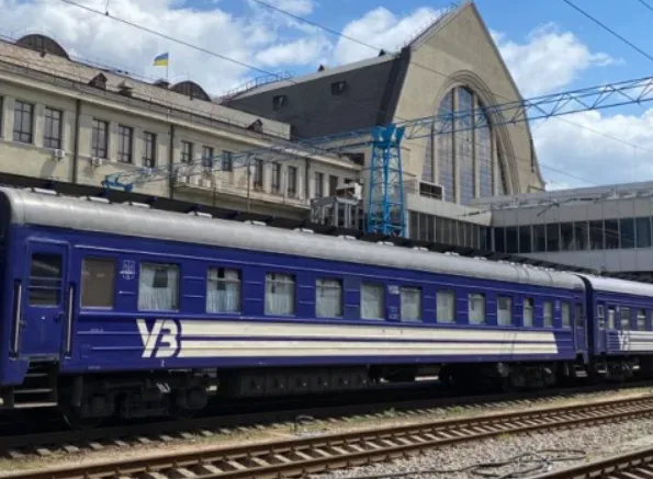 На Київщині через безпекові обмеження затримуються низка поїздів, Укрзалізниця змінила маршрути