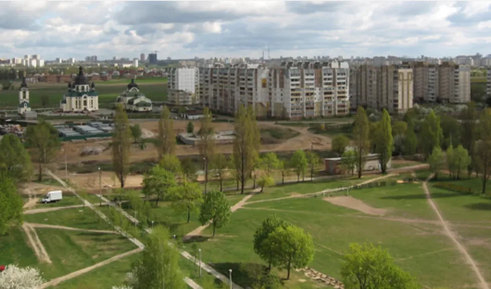 У Вишневому після російської атаки оголосили підвищену небезпеку через загрозу повторної детонації