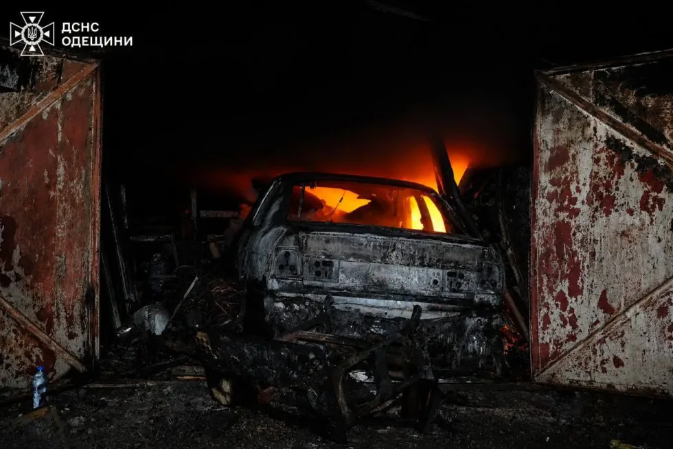 рф атакувала Одесу дронами: поранений 23-річний чоловік, пошкоджені багатоповерхівки та спалахнули пожежі