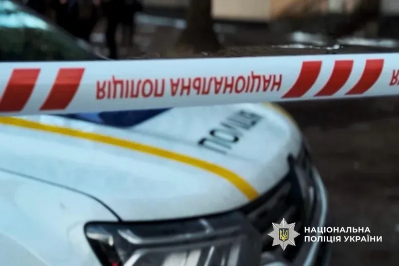 У Києві поліцейських поранило вибухом після погроз чоловіка у СЗЧ гранатою, він помер у лікарні - поліція